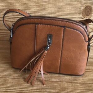 NWOT Sam & Hadley Brown Shoulder handbag w/3 small pockets